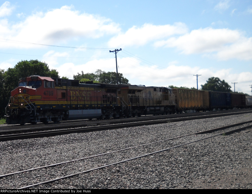 BNSF 4789 West